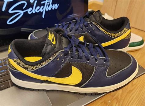 nike dunk low vintage michigan